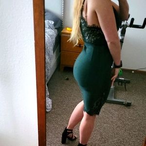 Small Lulus Lace dress